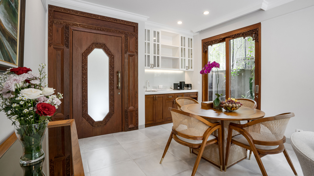 Pala Ubud - Villa Catur - Intimate kitchen and dining area